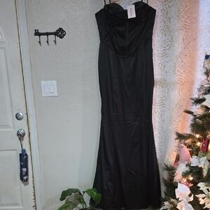 Sophisticated Black Evening Dress